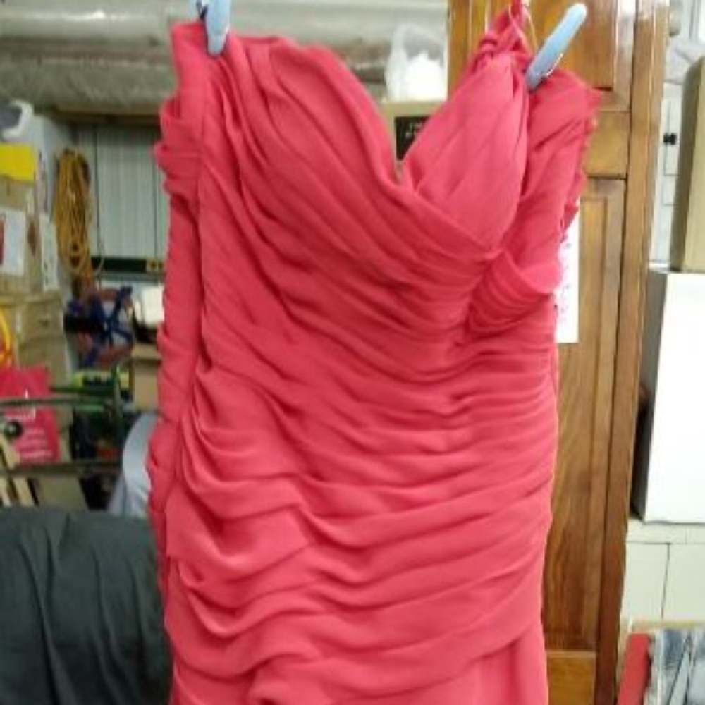 Red NWT Sweetheart Neckline Prom Dress